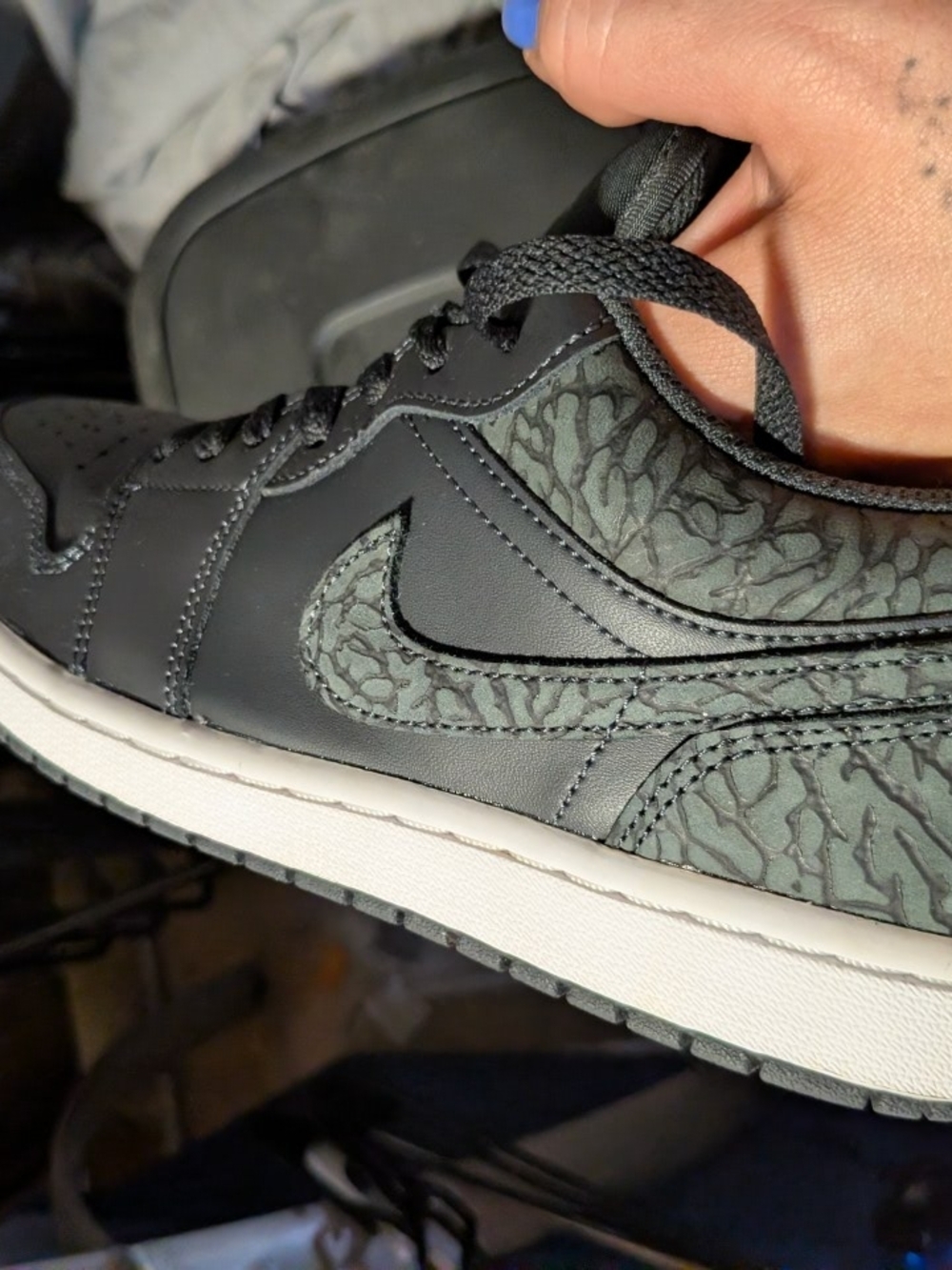 Nike Men’s Black Low-Top Anti Hero Sneakers with Textured Swoosh - Picture 12 of 16